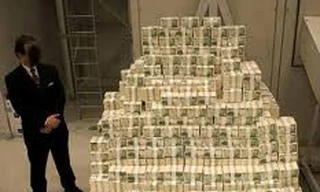 Trúng số hơn 924 tỉ đồng, bạn bè trở mặt