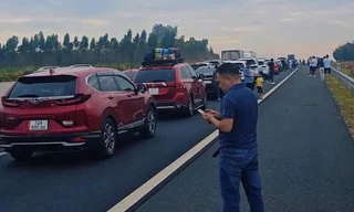 3 vụ tai nạn, 10 ô tô liên quan, cao tốc Phan Thiết - Dầu Giây ùn tắc nhiều km