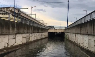 Hình ảnh khác lạ ở hầm chui Bến xe Miền Đông mới