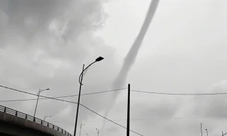 Xuất hiện vòi rồng hiếm gặp tại Bắc Ninh