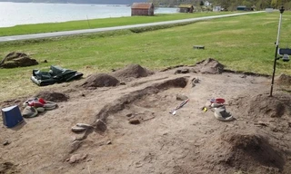 'Thuyền ma' Viking ngàn năm hiện ra từ lòng đất, chở người phụ nữ bí ẩn