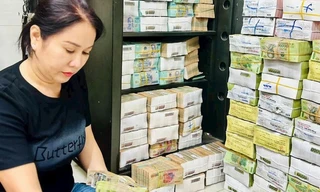 Người đàn ông ở Bình Dương mua gần 400 tờ vé số, bất ngờ trúng thưởng 32 tỉ đồng