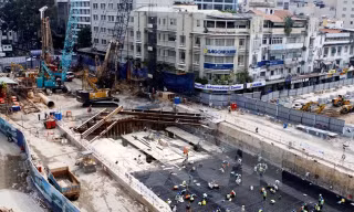 Thi công ga ngầm nhà hát Thành phố.