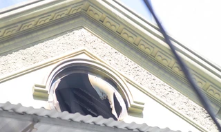 Nhà hàng bốc cháy, thực khách chạy tán loạn