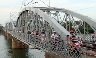 Cầu Ghềnh là nét văn hóa, biểu tượng của người dân Biên Hòa. Ảnh: Phước Tuấn.
