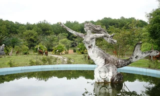 Công viên hoang phế, xuống cấp.