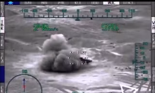10 video ‘hot’: ‘Thợ săn đêm’ Mi-28N phá hủy xe thiết giáp của IS