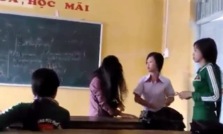 10 video ‘hot’: Nữ sinh tát bạn liên tiếp vào mặt giữa lớp vì ghen