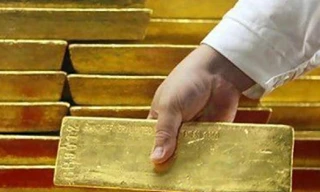 Giá vàng trong nước tiếp tục giảm mạnh