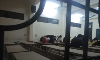 Thâm nhập dịch vụ học thuê: Sinh viên đi học... thạc sĩ