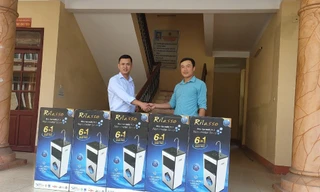 Các máy lọc nước của Tập đoàn Tân Á Đại Thành trao tặng các trường khó khăn tại huyện Sơn Động (Bắc Giang)