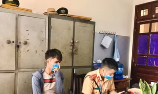 Anh L.A.T tại cơ quan công an huyện Lục Ngạn
