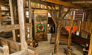 Dựng nhà bằng gỗ tái chế cao nhất thế giới