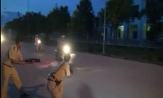 Xem CSGT tung 'độc chiêu' trị quái xế