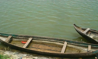 Lật xuồng trên sông Ba, 2 phụ nữ mất tích