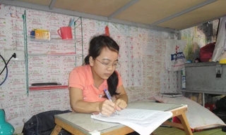 Cô sinh viên 1,3m nỗ lực vượt lên số phận