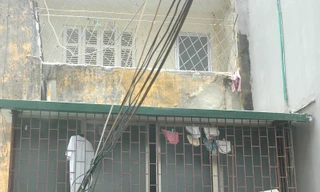 Căn nhà bị cháy