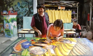 Bức tranh kính có độ bền vĩnh cửu của nghệ nhân Việt