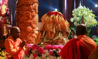 Cung rước xá lợi Phật về chùa Phúc Sơn tỉnh Bắc Giang