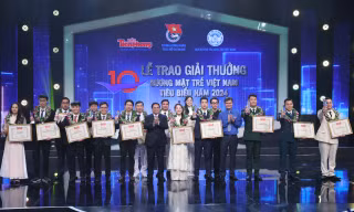Toàn cảnh Lễ trao Giải thưởng Gương mặt trẻ Việt Nam tiêu biểu năm 2024