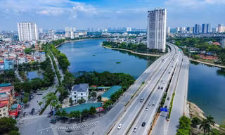 Đường phố Hà Nội thông thoáng trong ngày thứ 2 kỳ nghỉ lễ
