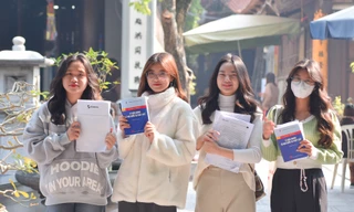 Sinh viên tranh thủ đến chùa Hà cầu duyên, xin qua môn dịp cuối năm 