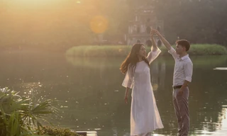 Người dân Hà Nội thảnh thơi dạo chơi, ngắm cảnh trong dịp nghỉ lễ Độc Lập