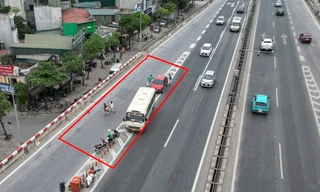 Tái diễn tình trạng nhà xe trả khách trên đường cao tốc ở Hà Nội