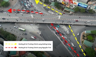 Nút giao Ngã Tư Sở giảm ùn tắc sau khi được phân luồng lại