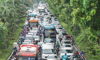 Giao thông Hà Nội ùn tắc từ sáng tới trưa trong ngày làm việc cuối trước nghỉ lễ 2/9