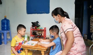 Giáo viên mầm non bám trụ ở thành phố khắc khoải chờ ngày đi làm 