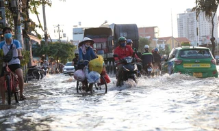 Triều cường ở TPHCM lên nhanh, đạt đỉnh vào ngày 6-7/11: Cảnh báo ngập lụt diện rộng