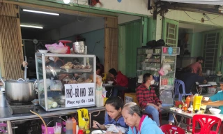 Ly cà phê, tô phở sáng 'đặc biệt' của người Sài Gòn sau 4 tháng ăn uống tại nhà 