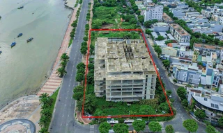'Đột nhập' dự án phức hợp cao cấp khởi công xong... bỏ hoang
