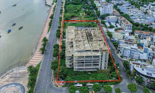 'Đột nhập' dự án phức hợp cao cấp khởi công xong... bỏ hoang