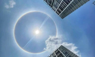 Hình ảnh lạ xuất hiện trên bầu trời giữa trưa