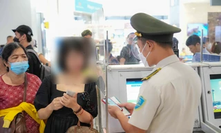 Cấm bay 1 năm nữ hành khách dùng giấy tờ giả 