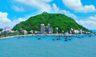 Vì sao khách đông nhưng phòng khách sạn vẫn 'rỗng' dù nghỉ dài ngày?