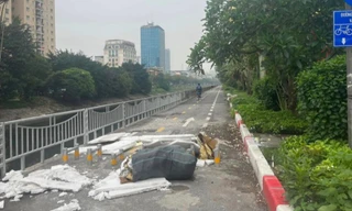 Đường Hà Nội dành riêng cho xe đạp và người đi bộ nhếch nhác, vắng tanh 