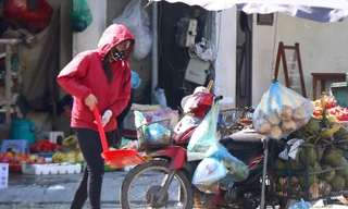 Hà Nội dự kiến cấm xe: Lời gan ruột của những người 'chạy ăn' từng bữa!