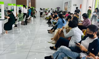 Người TPHCM xếp hàng mua vàng 