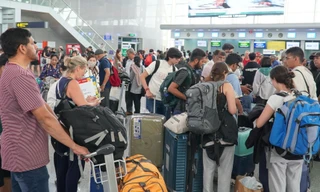 Dòng người ùn ùn rời Đà Nẵng 