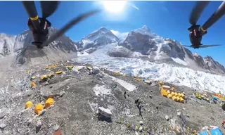 Lần đầu tiên máy bay không người lái xuất hiện trên đỉnh Everest