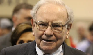 Vì sao giới đầu tư lỗ nặng nhưng tỷ phú Warren Buffett vẫn ăn nên làm ra?