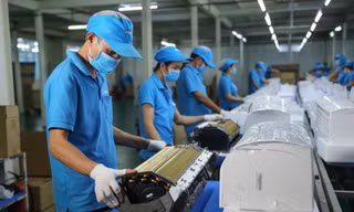 Lý do doanh nghiệp đang phải 'giữ chân' lao động bằng mọi giá