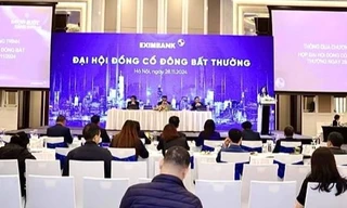 Eximbank miễn nhiệm 2 phó chủ tịch, chính thức 'chuyển nhà'