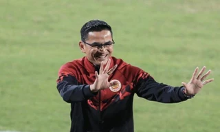 Kiatisuk bất ngờ từ chức HLV trưởng CLB Công an Hà Nội