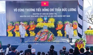 Nguyên Chủ tịch nước Trần Đức Lương an nghỉ nơi đất mẹ 