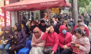 Giá vàng tăng, khách đông nghịt nhưng điều lạ lùng xảy ra