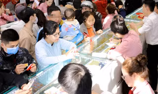 'Hoa mắt, chóng mặt' vì vàng 